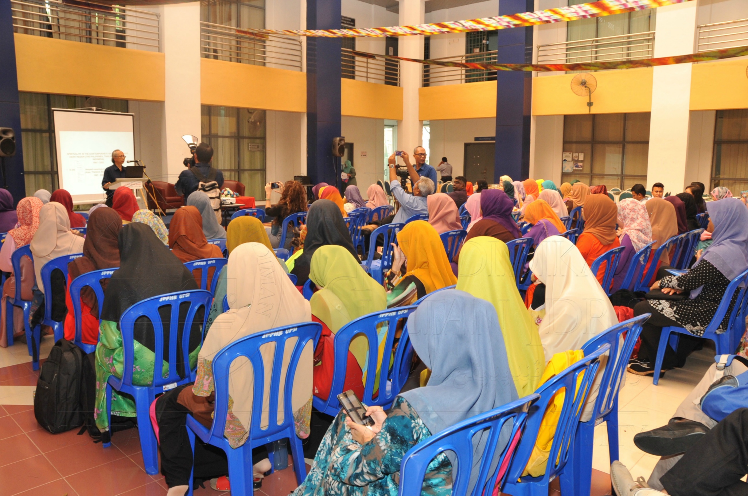 PRO15 173 ESE HAS 2180